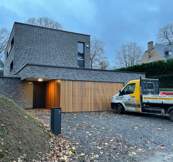 construction d une maison quatre facade contemporaine en brique a liege